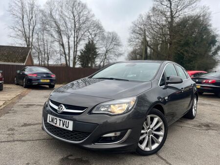 VAUXHALL ASTRA 2.0 CDTi ecoFLEX Elite Euro 5 (s/s) 5dr